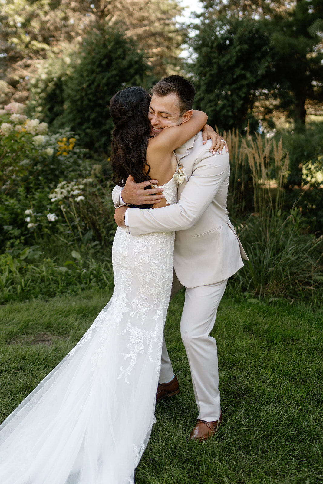 Boxed & Burlap Wisconsin Wedding First Look