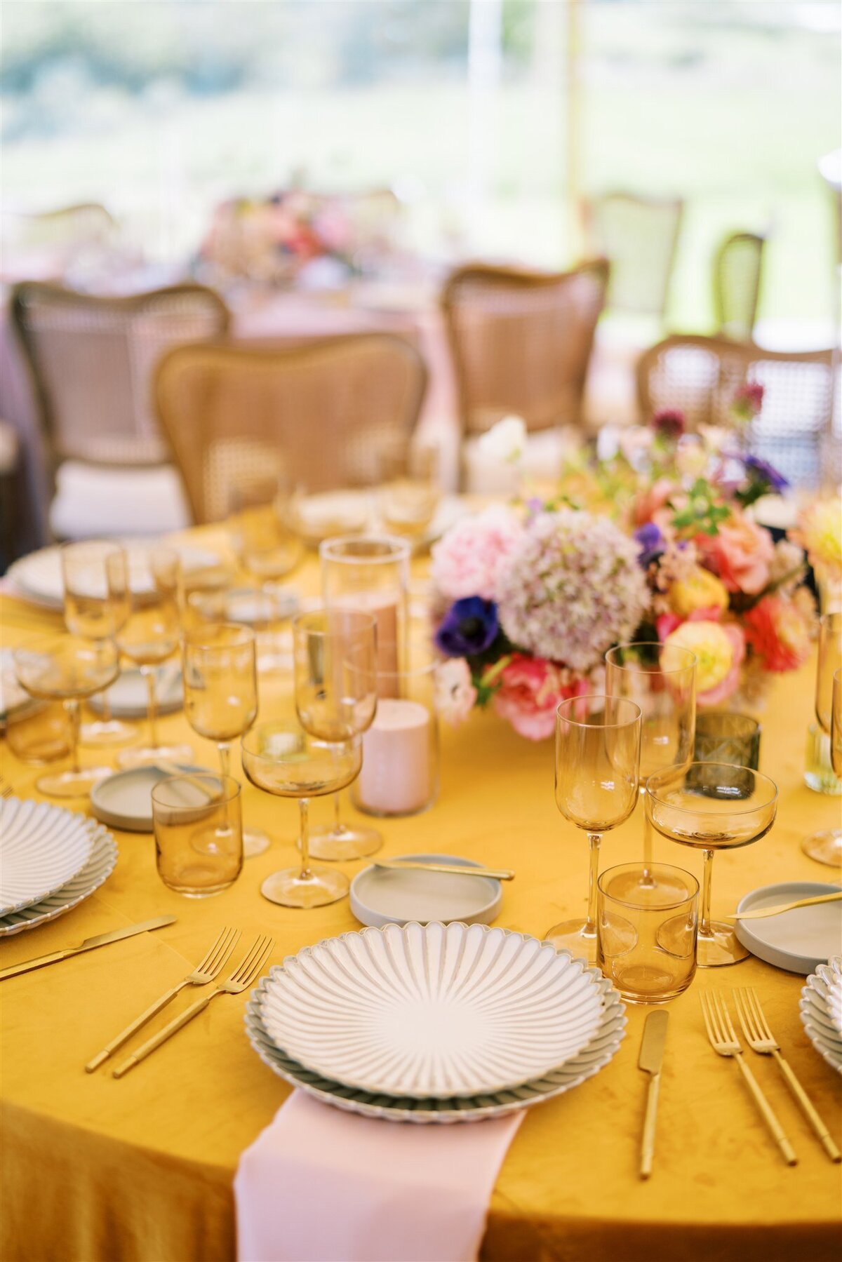 Colorado-wedding-planner-mountain-luxury-wedding-table-design