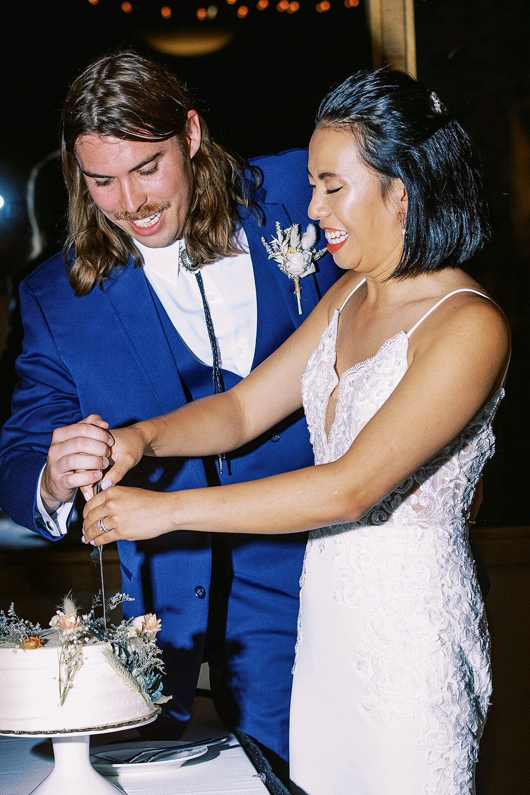 black-mountain-lodge-wedding-cake-1