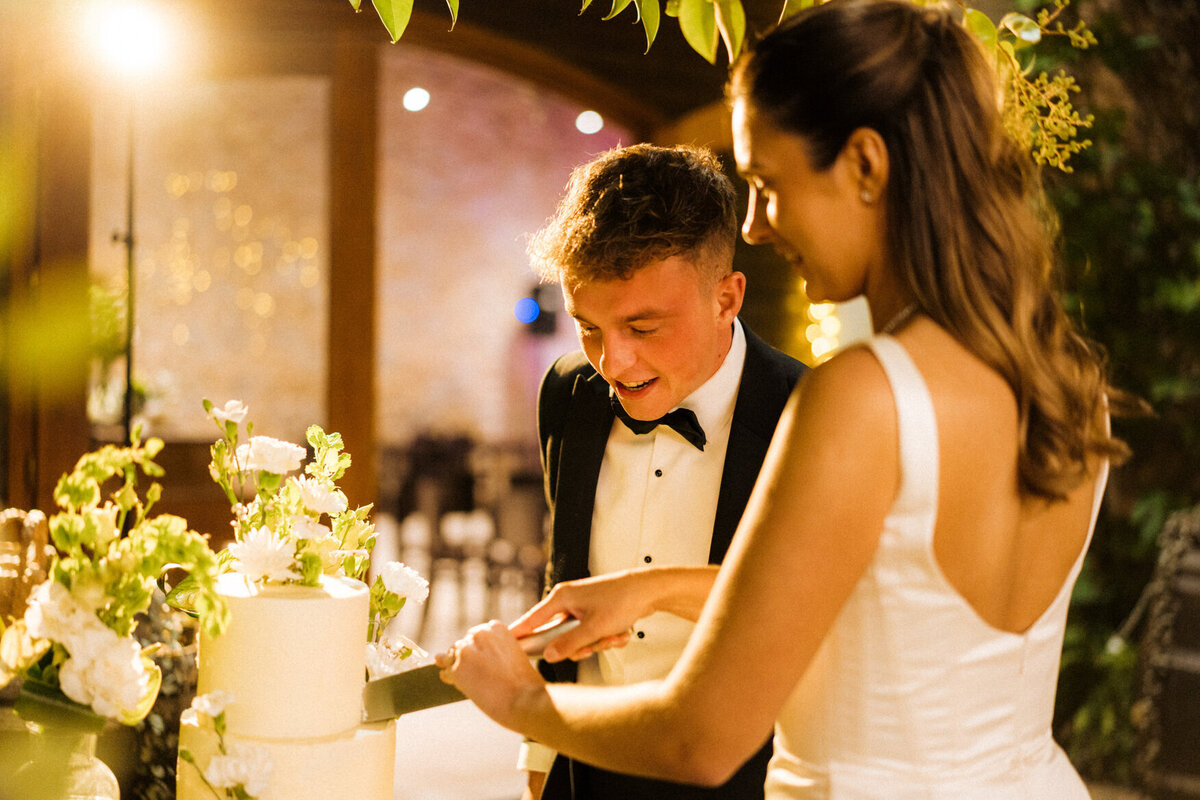 wedding-cake-cutting-and-champagne-french-chateau3