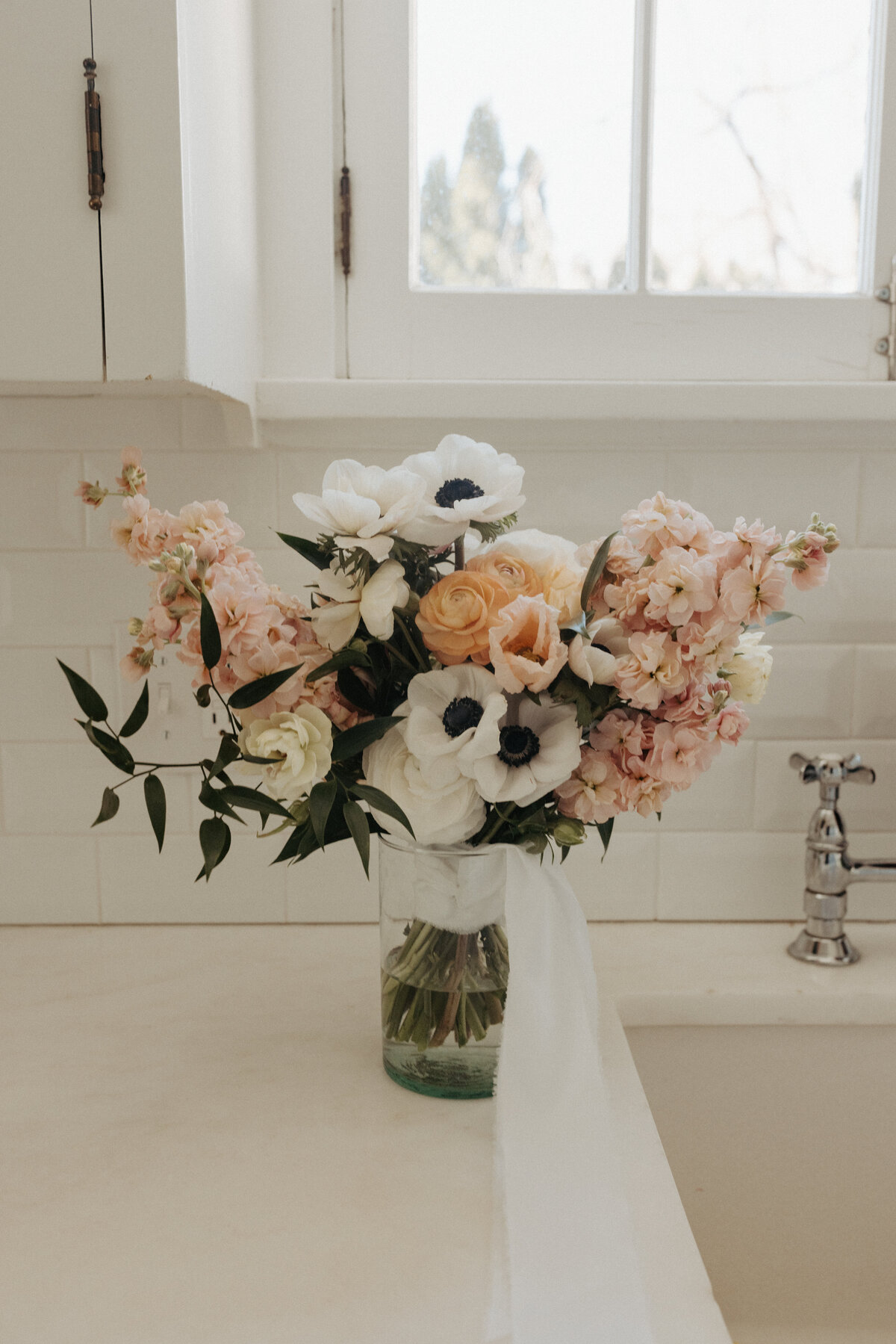 cottage-at-riverbend-spring-wedding-ally-will-getting-ready-24