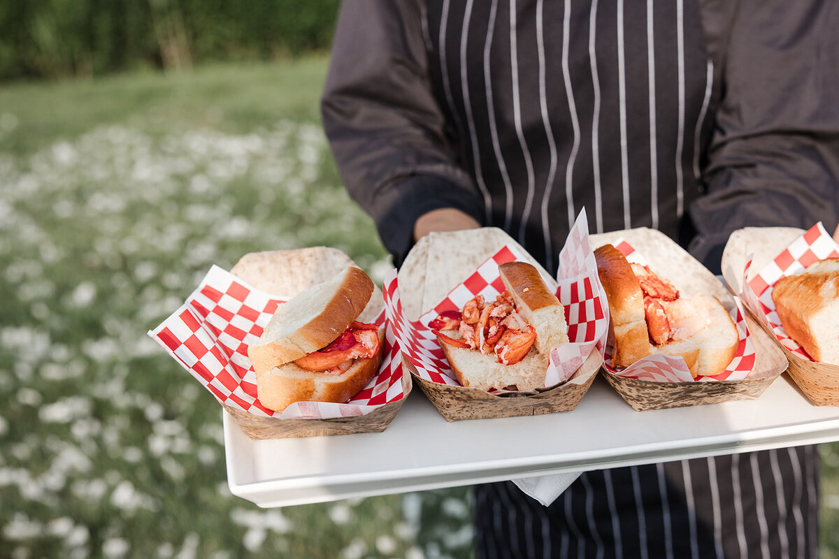 wedding-lobster-rolls-jen-strunk-events
