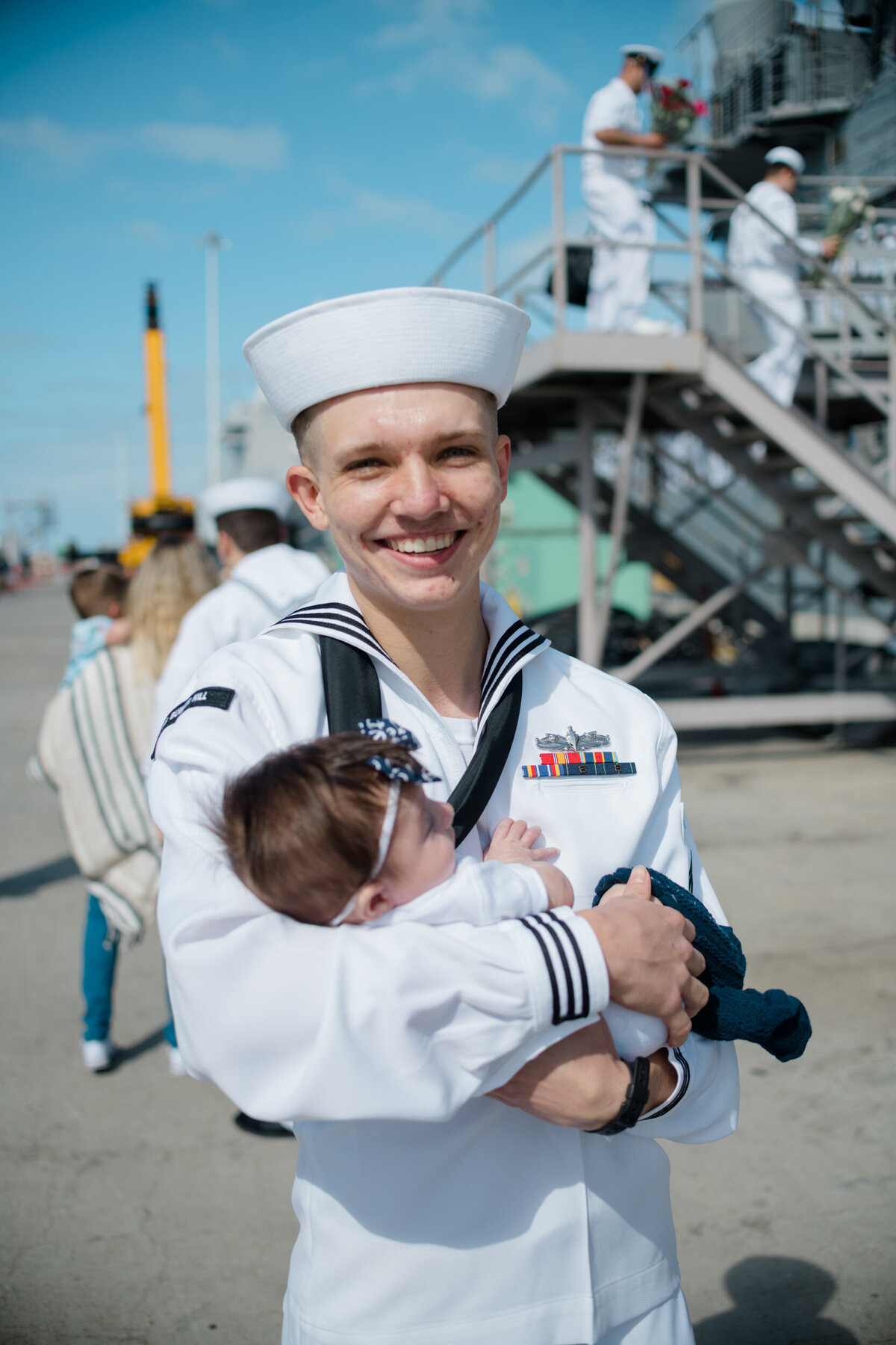 new-dad-navy-homecoming-san-diego