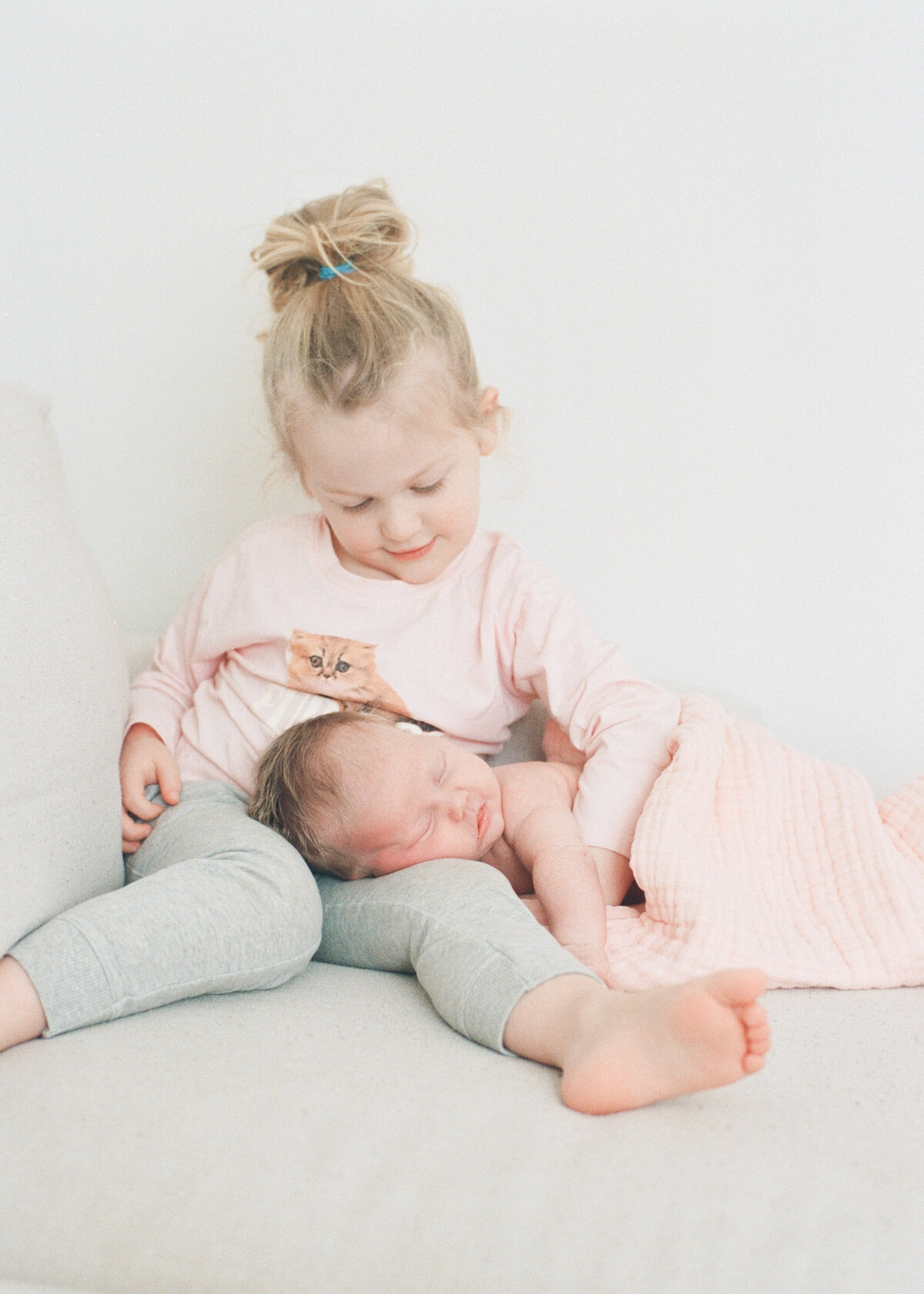 newborn_lifestyle_film_photography_waterloo1-3