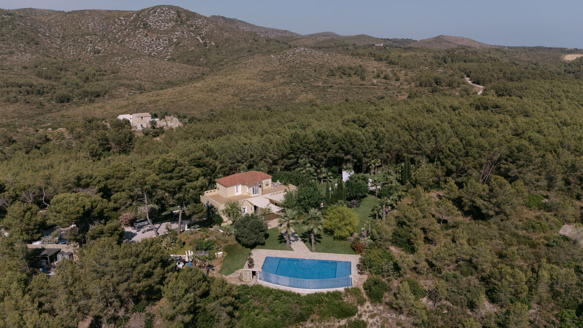Drone-Emily-Callum-CasaNovaEstate-1