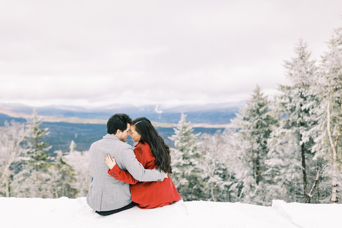 White-Mountains-New-Hampshire-NH-Winter-Engagement-Photography_0020