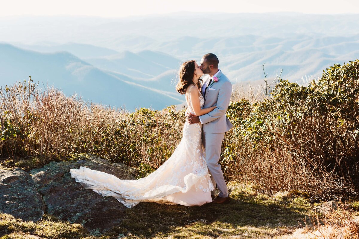 bride-groom-blueridge-mountains