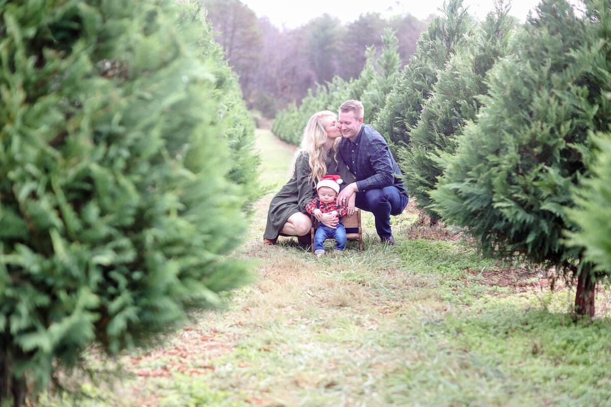 ChristmasTreeFarmMiniSessionGreenvilleSC-Kiara27