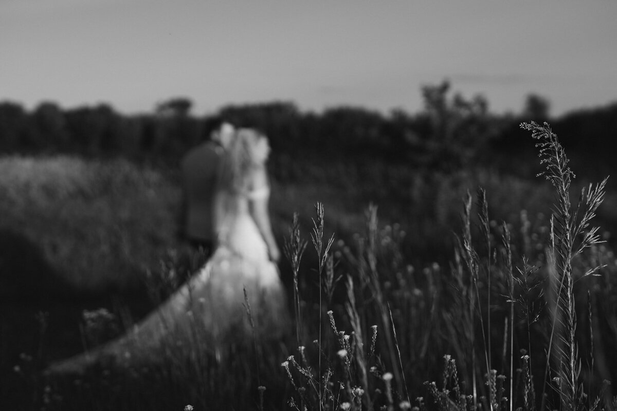 Minnesota-Summer-Wedding-Photos-at-Erickson-Farmstead55