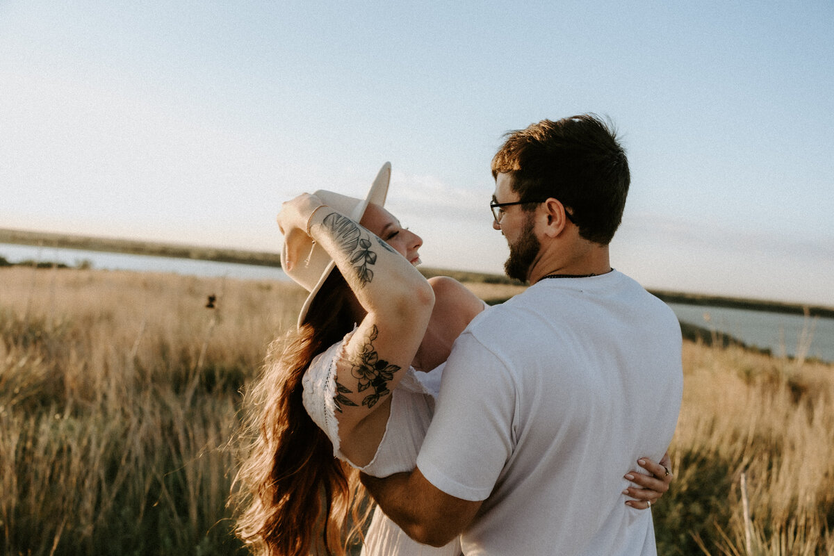 LAKE COUPLE IN KANSAS