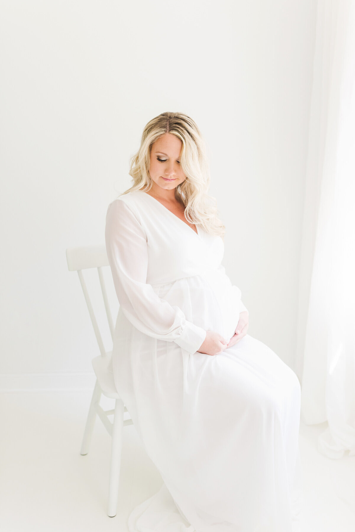 Light-Airy-Maternity-Session-17