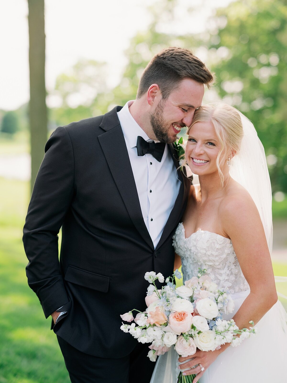 Oak-pointe-country-club-wedding_1317