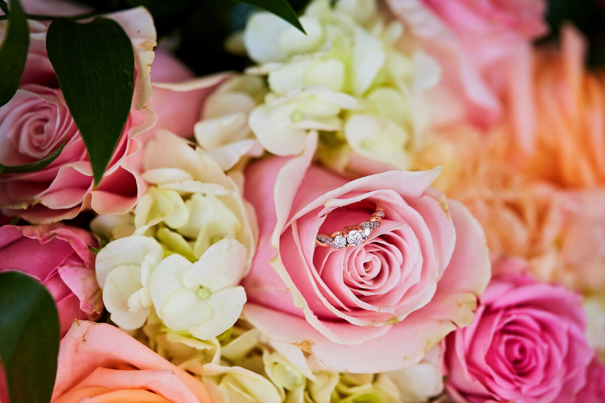 colorful-bride-bouquet-flowers