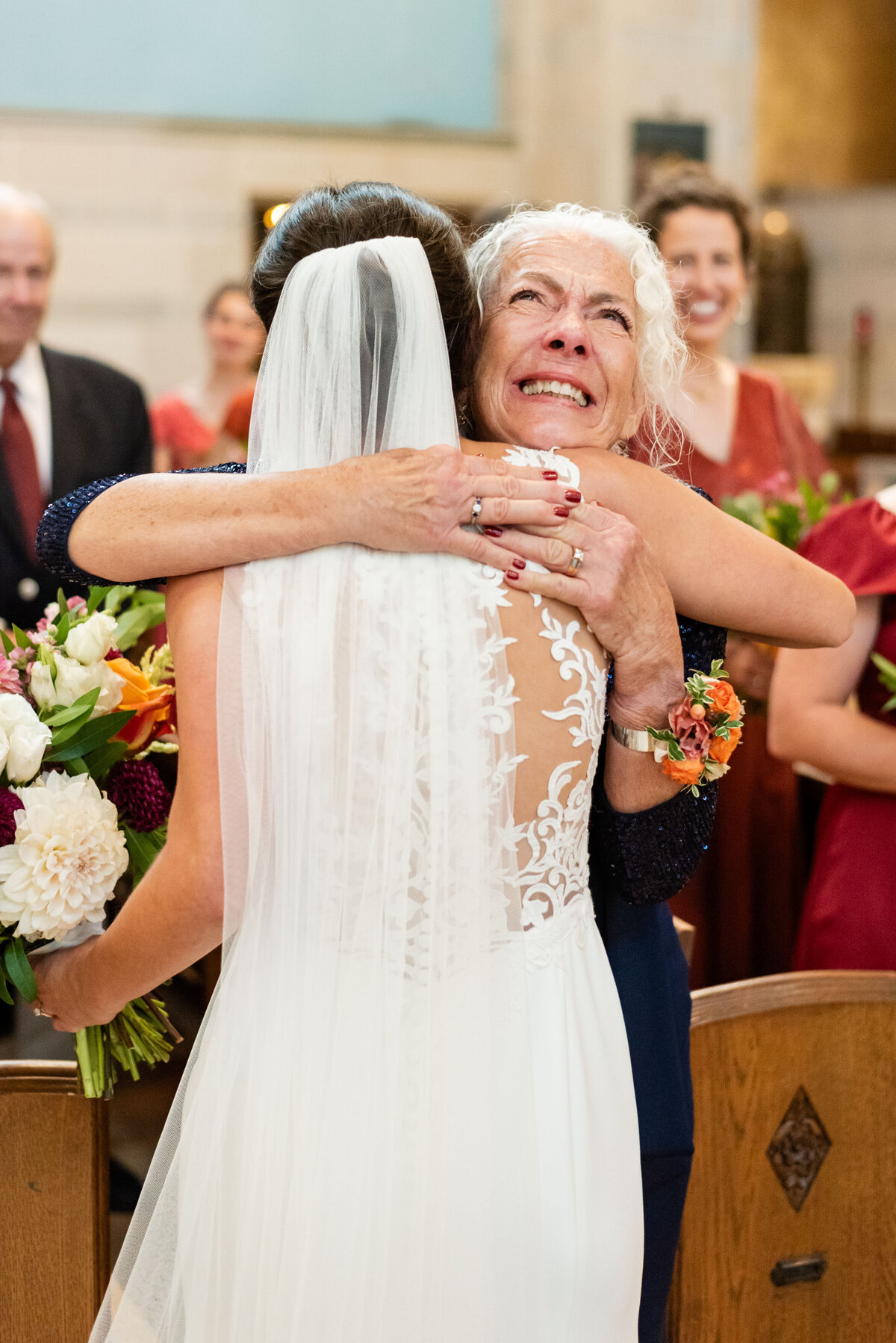 elizabeth-andrew-st-thomas-more-catholic-wedding-photo-10