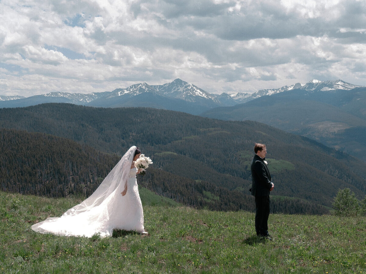 Calluna-Events-Vail-Wedding-First-Look-1536x1152