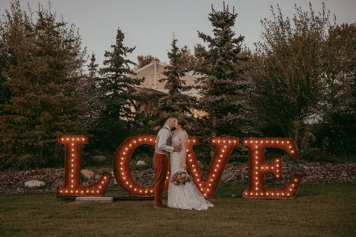 Obsidian Ridge LOVE wedding