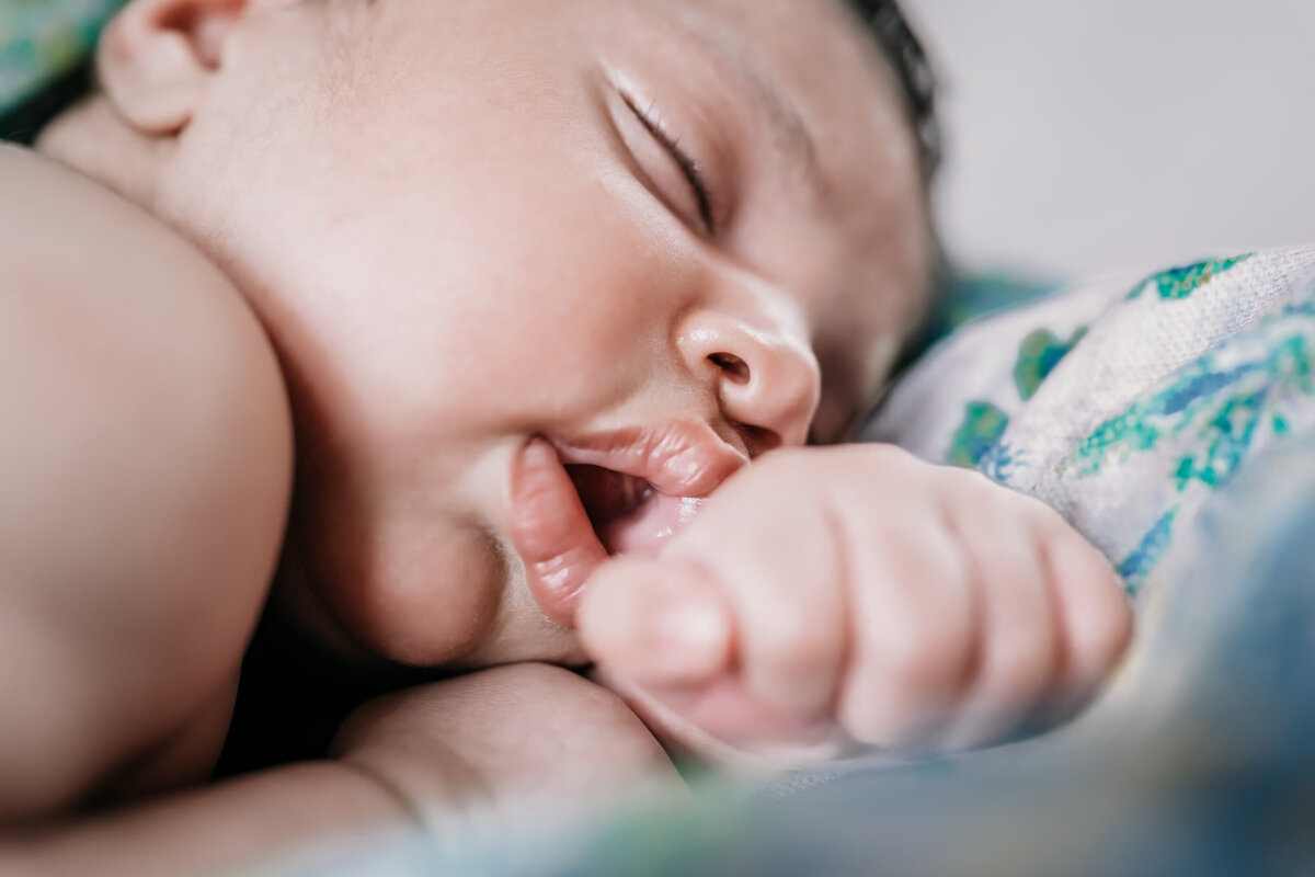 newborn-lifestyle-photography-babymia