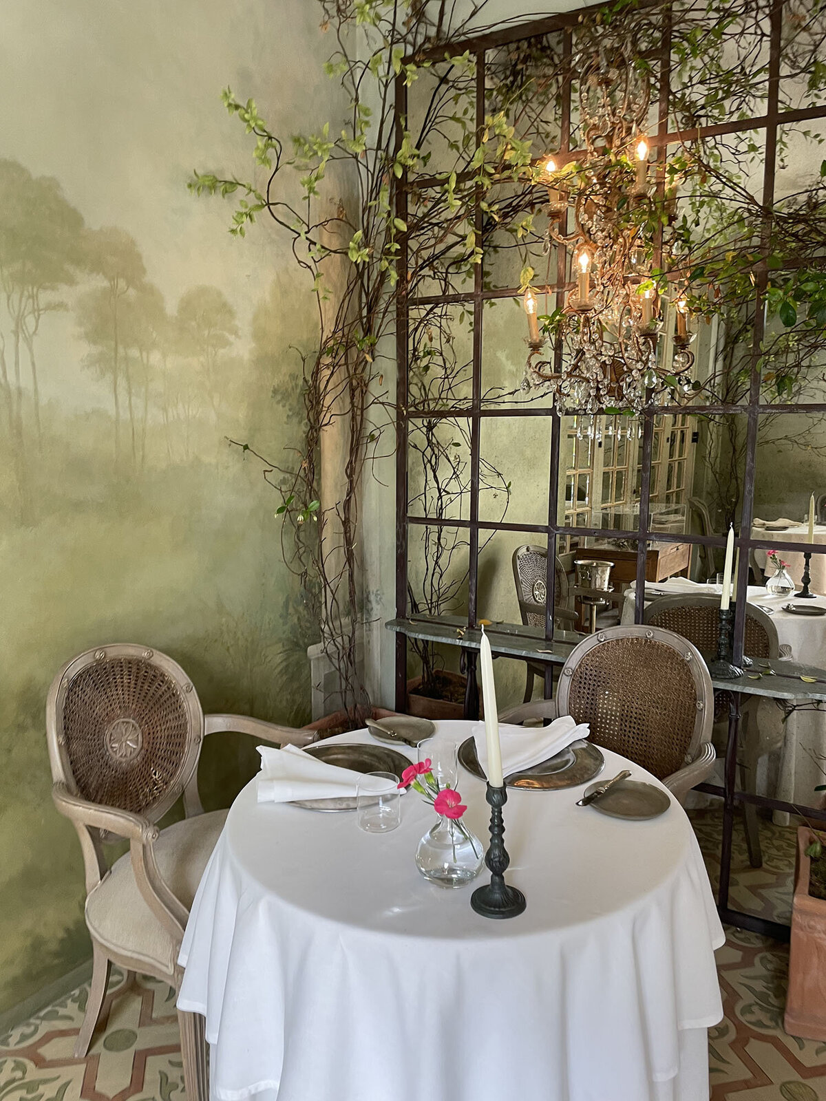 Borgo-Santo-Pietro-Willow-and-Oak-Events-BTS-58