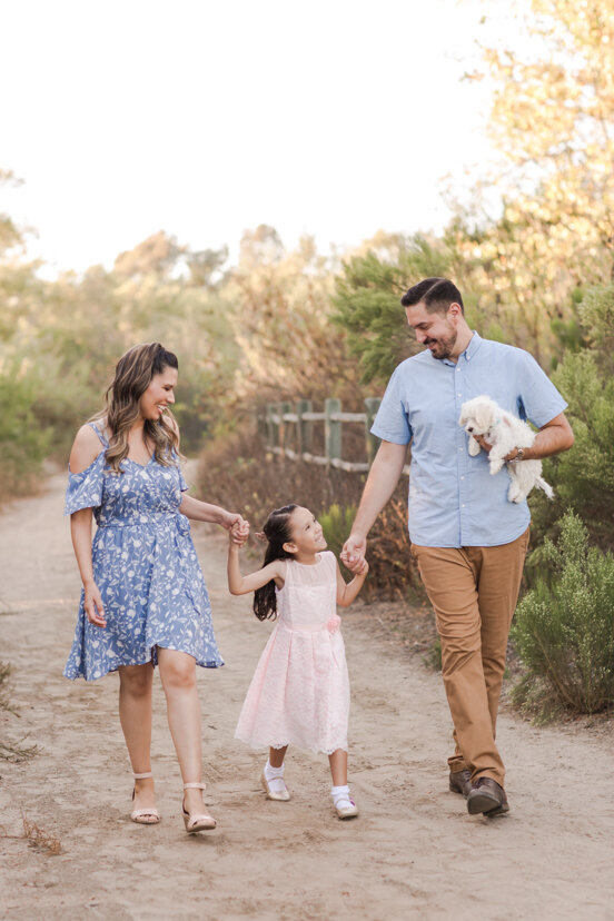 family-walking-on-path-Bonita-San-Diego