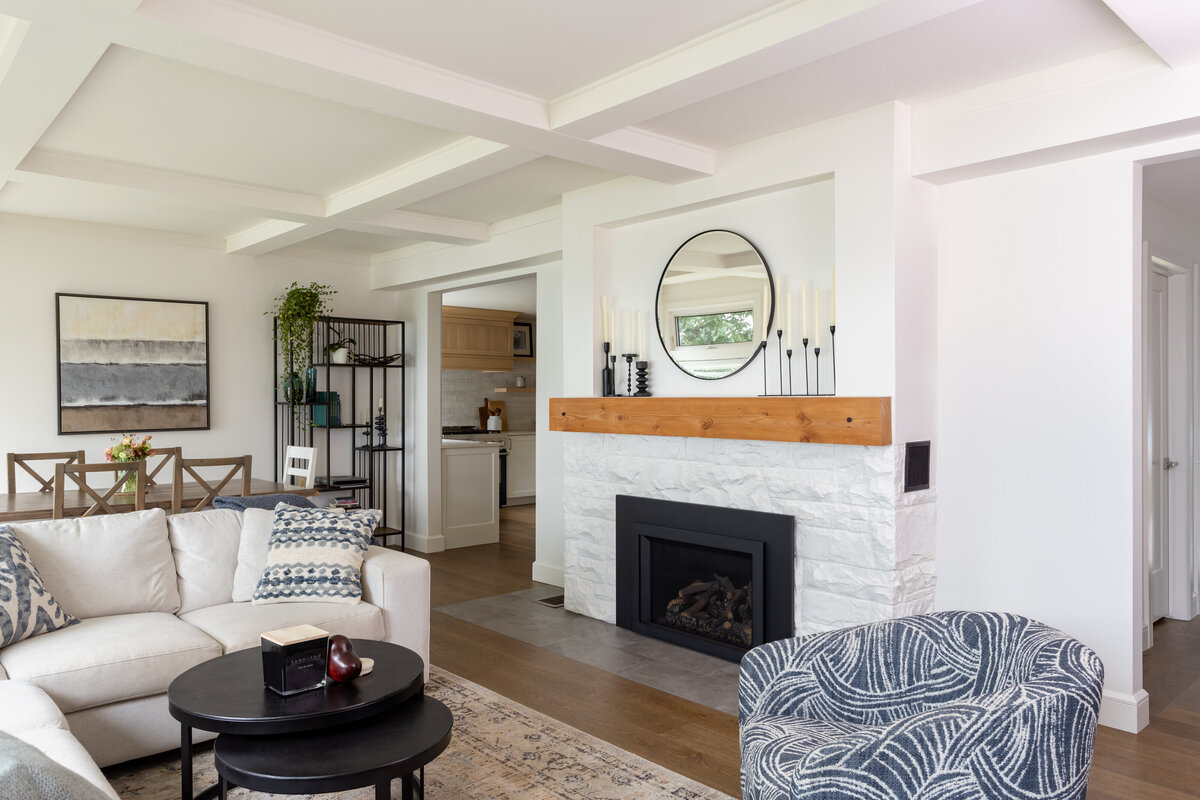 KatCo_Interiors-LakeHouse-LivingRoom-05