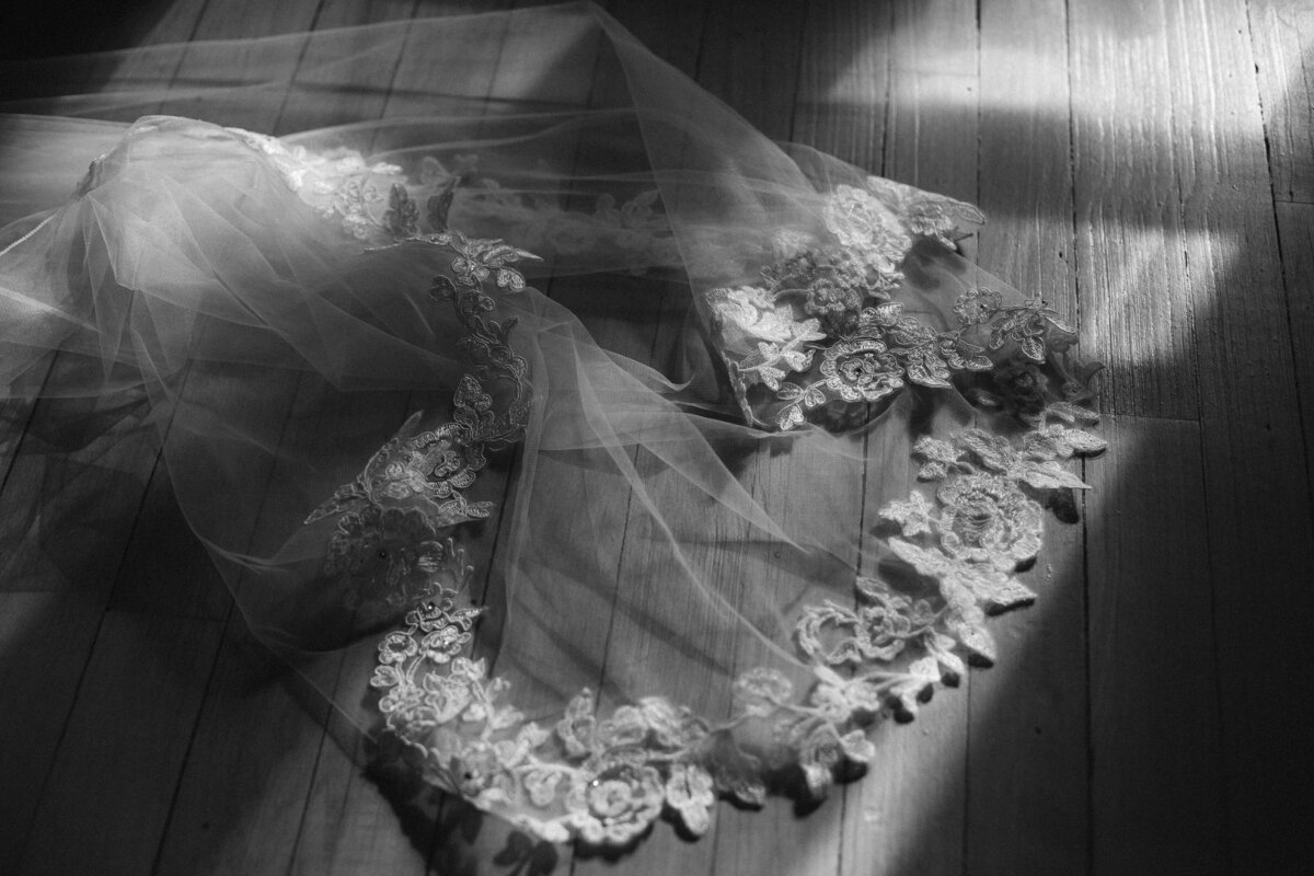 veil-detail-raphaelle-granger-luxury-wedding-photographer-montreal-toronto