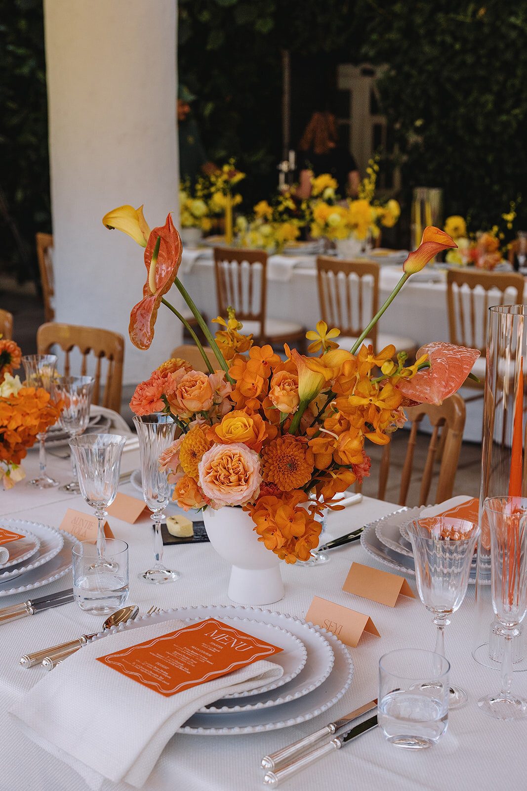 vibrant-colourful-wedding-table-flowers-orange