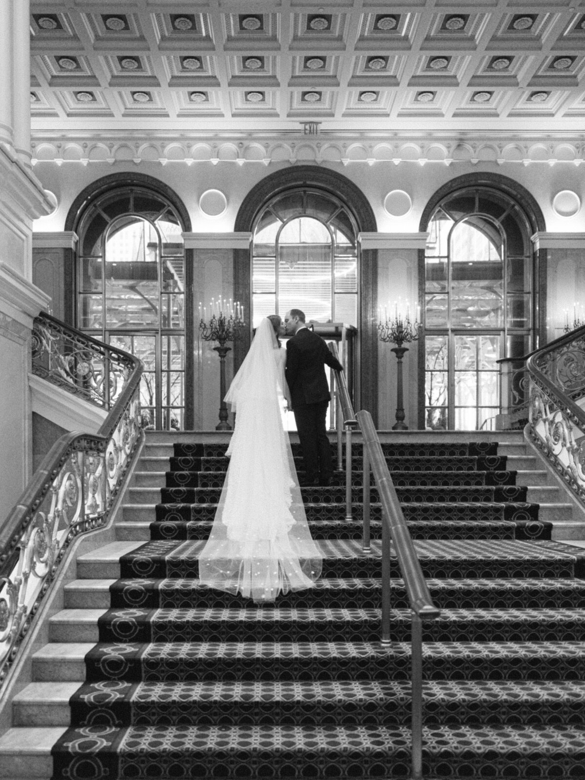 rainbowroomwedding-amykatzevents-newyorkluxurywedding-felixfeyginphotography-013