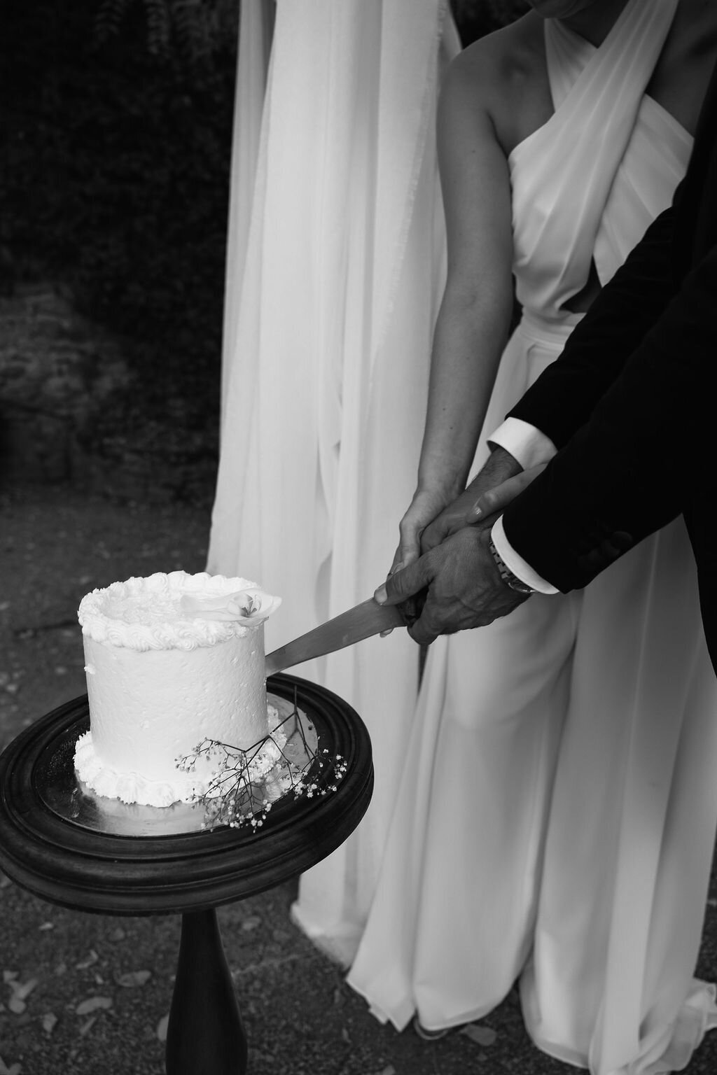 elegant-wedding-cake-cutting-french-chateau1