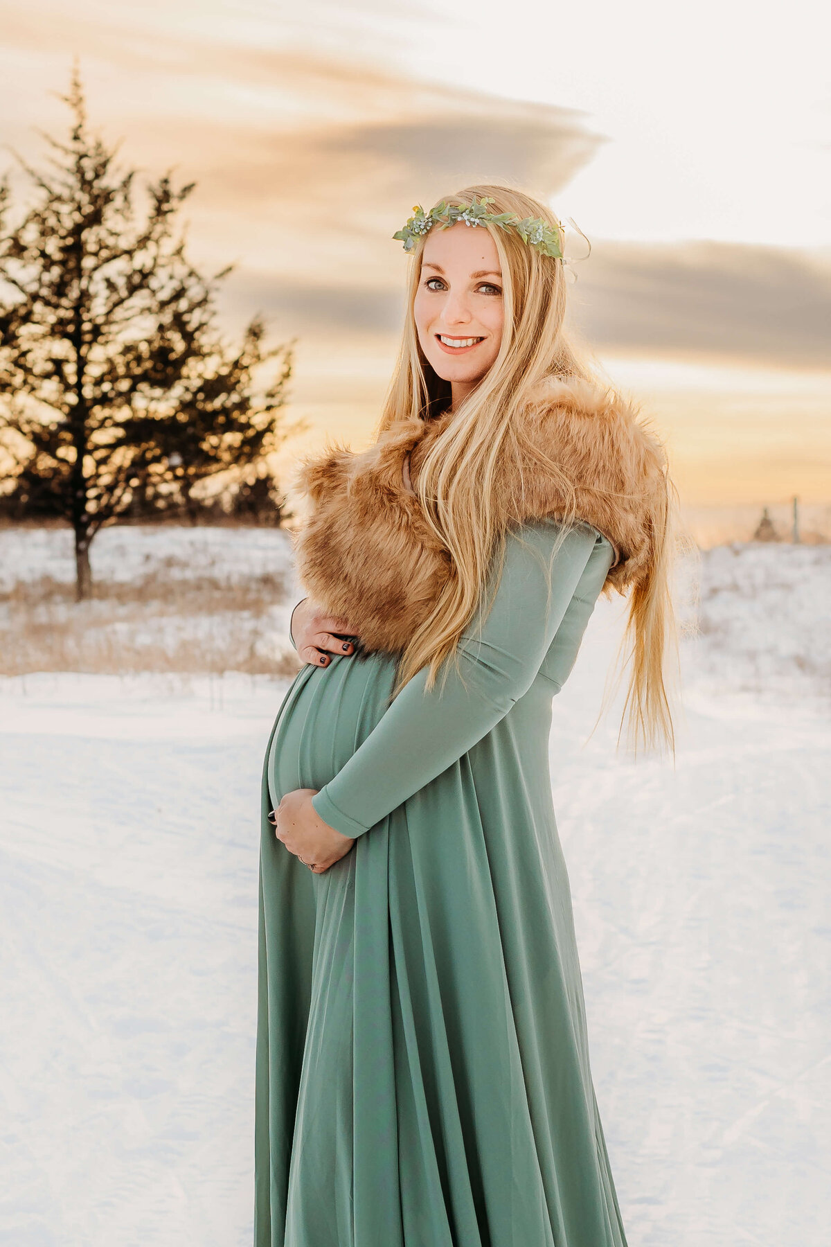 Stunning mom to be winter maternity session Luci Levon Photography