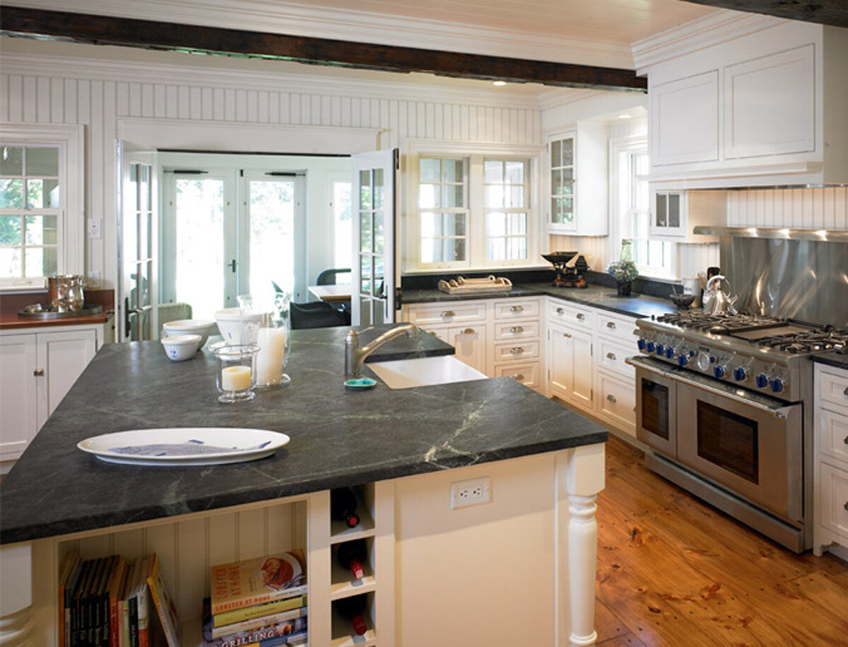Colonial-Reproductions-West-Chop-Cottage (5)