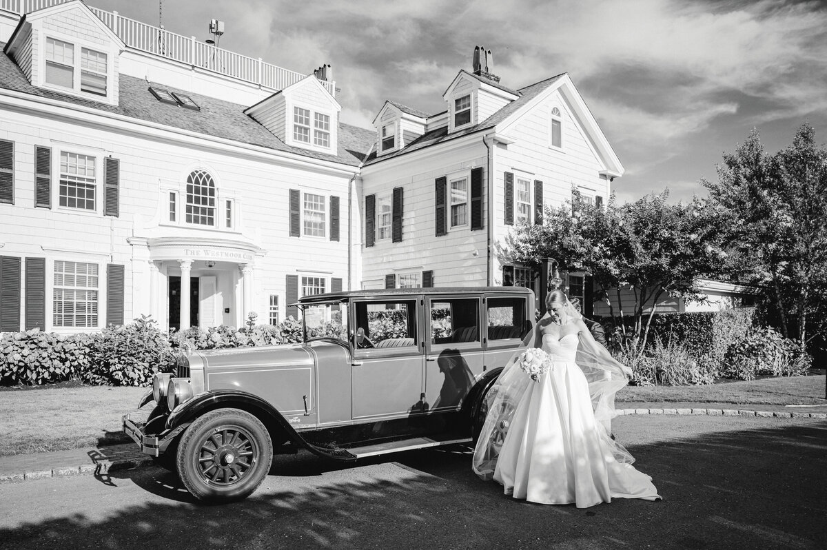 bride-vintage-car-westmoor-club