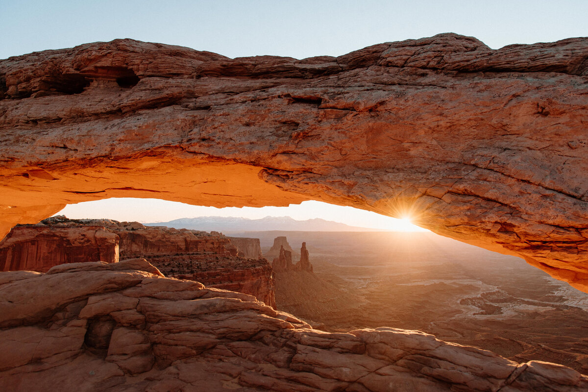 mesa_arch_sunrise_canyonlands_national_park_moab_utah_1