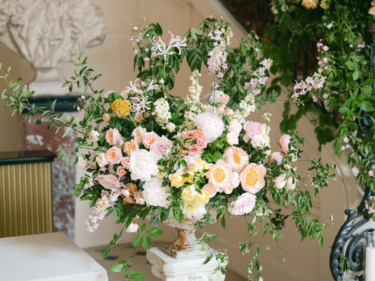 Paris-wedding-florist-Pavillon-Cambon-Floraison11 2