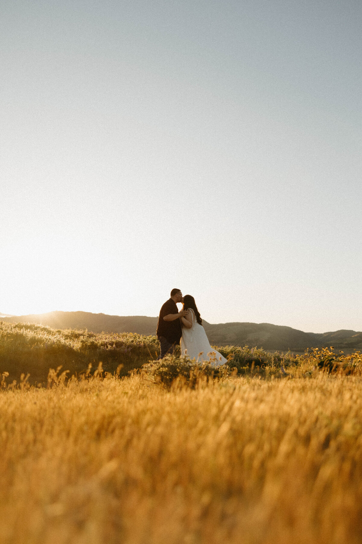 anniversary-session-pnw-Columbia-River-gorge-Oregon-elopement-photographer-Tessa-Marie-collective 