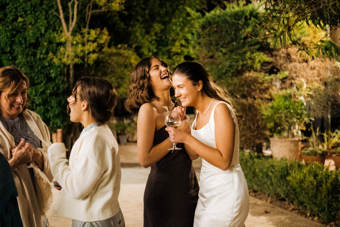 destination-wedding-first-dance-chateau-courtyard9