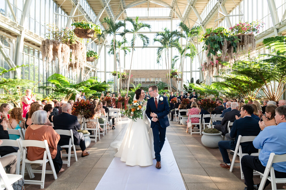 best-forest-park-wedding-photographer-saint-louis-visitor-center-wedding-photogra-her-sarah-oberheim-3