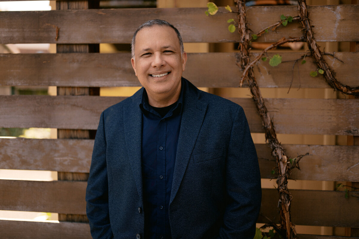 Realtor Headshot outdoors in St. Catharines