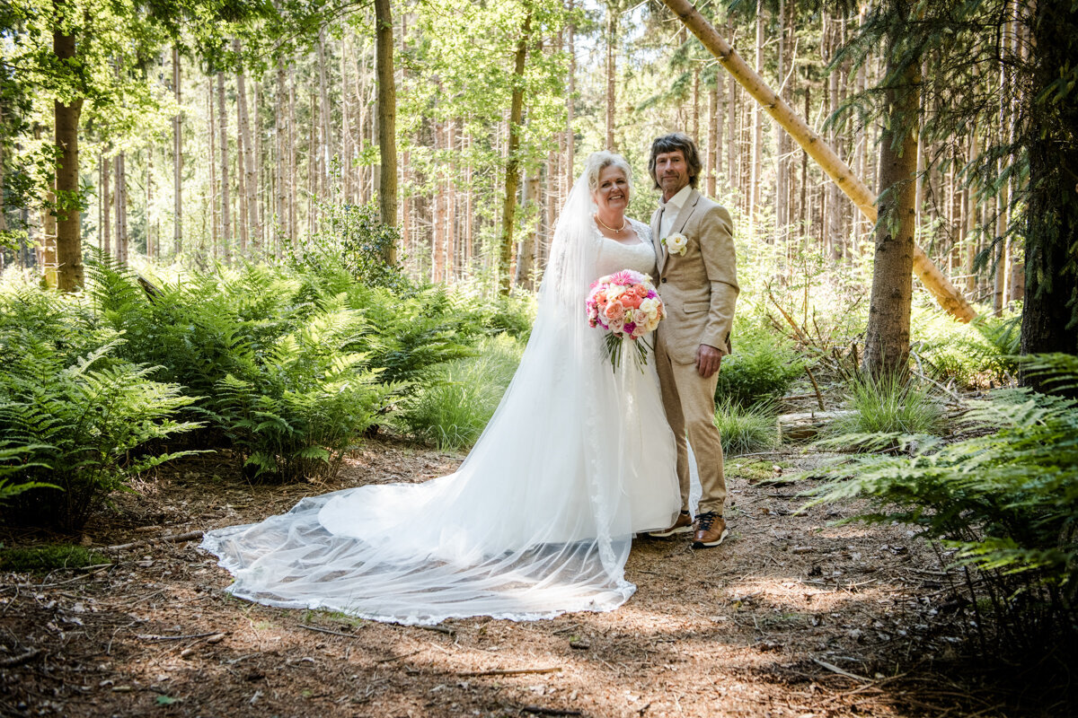 Festival bruiloft, boeren bruiloft, trouwfotograaf Friesland, bruidsfotograaf (21)