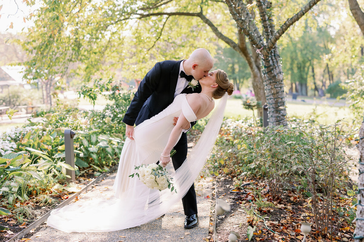 the-atrium-at-meadowlark-botanical-gardens-vienna-virginia-wedding-89