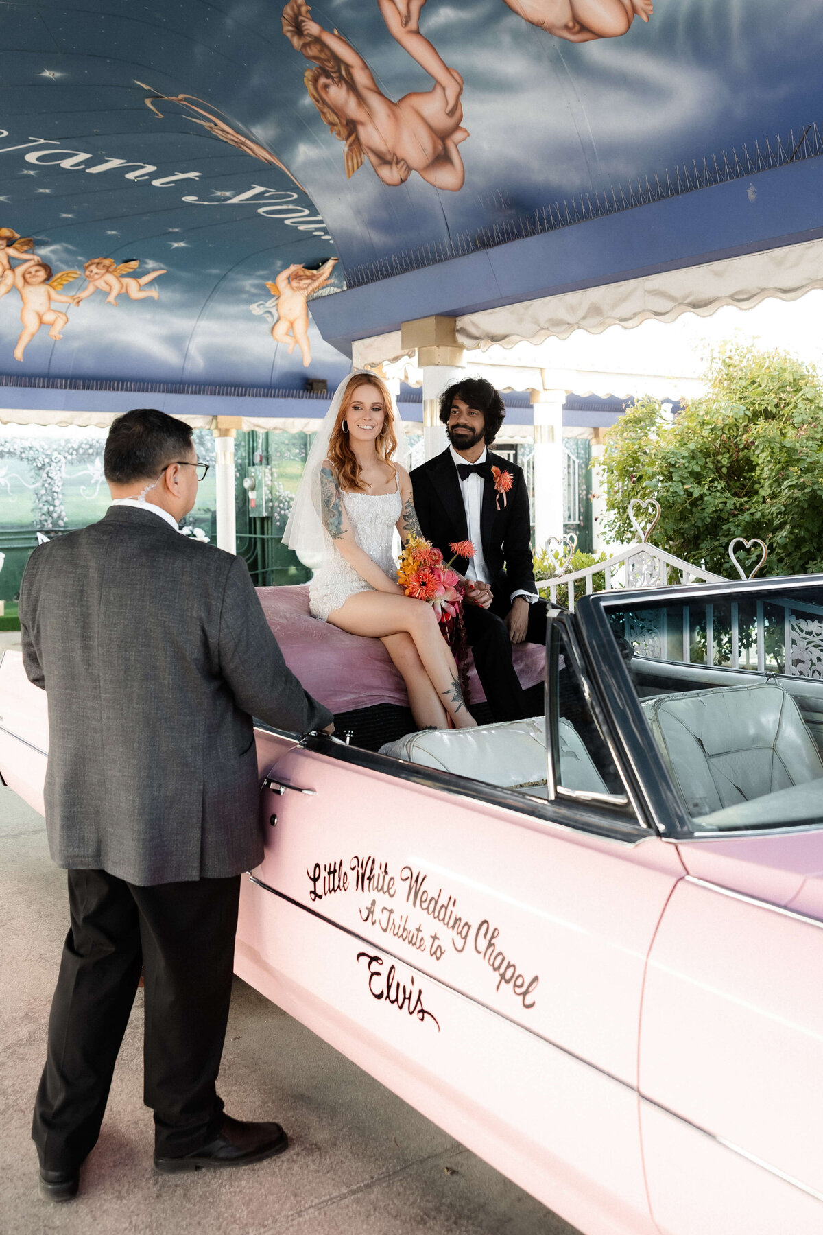 63riskyexposure_hayley-vikram_las-vegas-elopement-photography