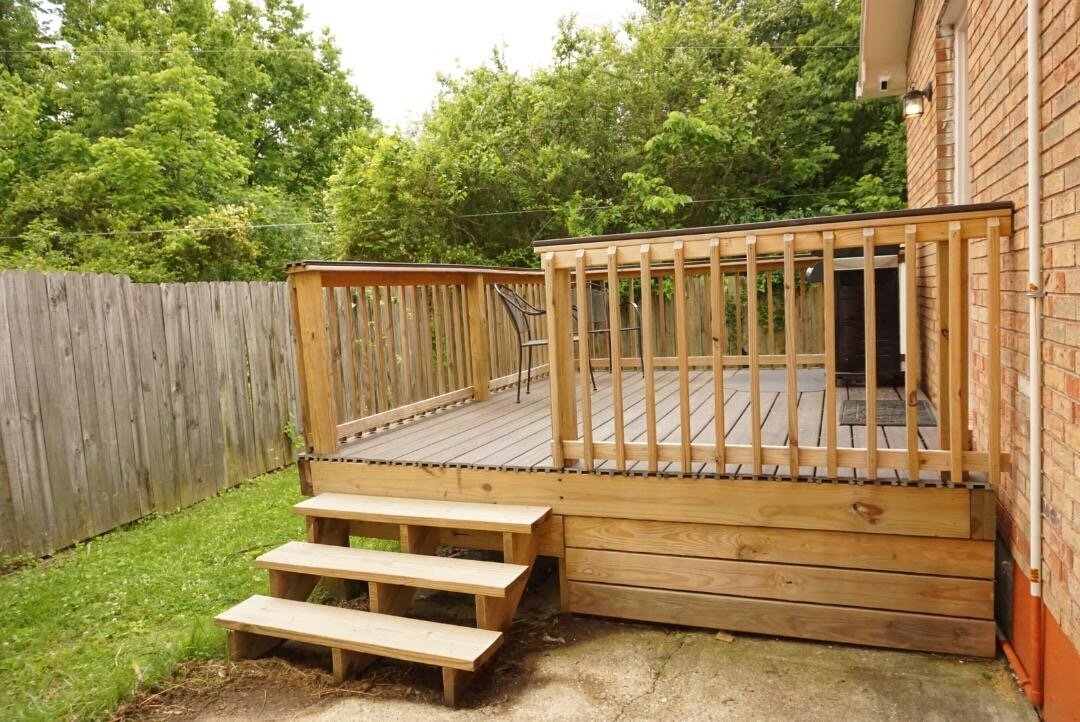Small Deck with Grill