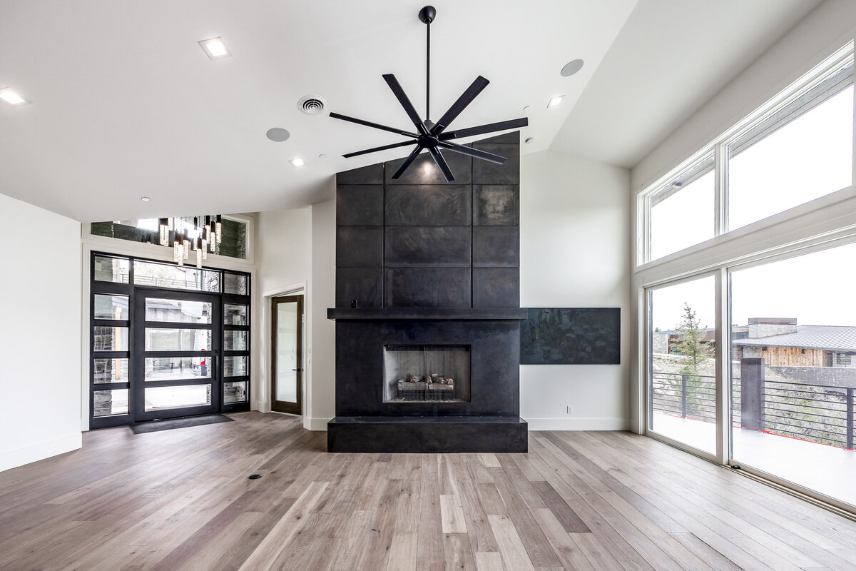 21-9319GoldenSpikeCourt21