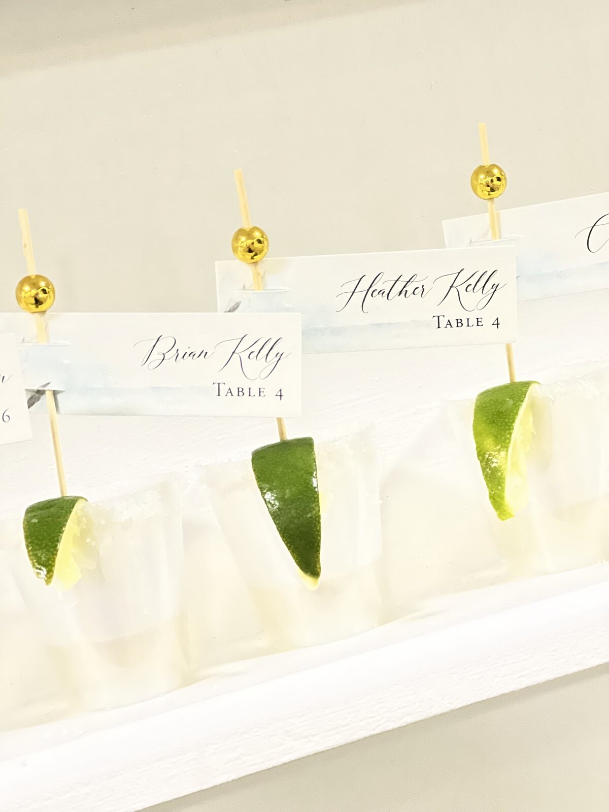 escort-card-tag