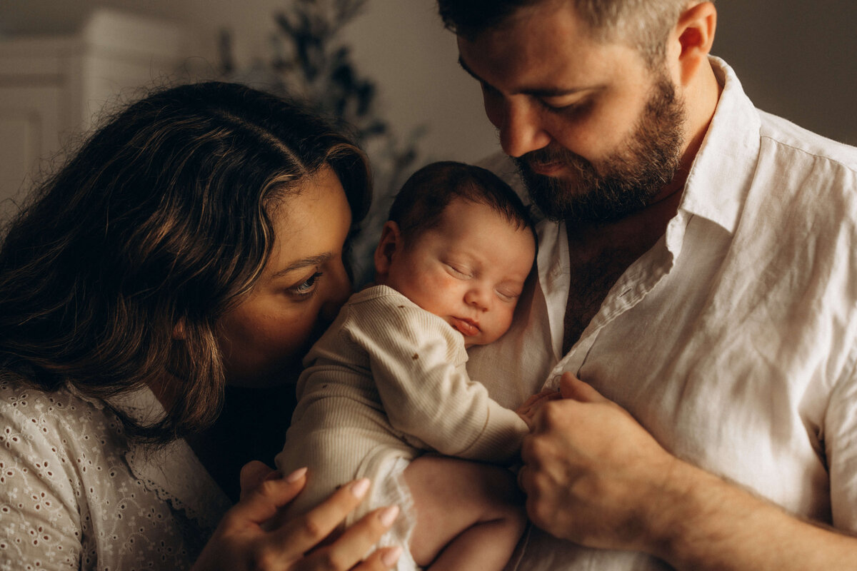 in-home-newborn-family-portrait-authentic-photographer-sunshine-coast