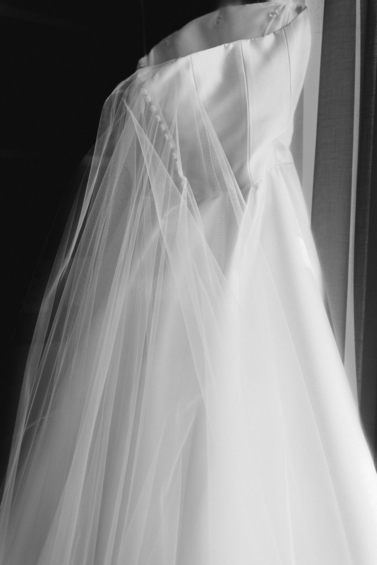 Bride_GettingReady_NollWedding_MSP_4