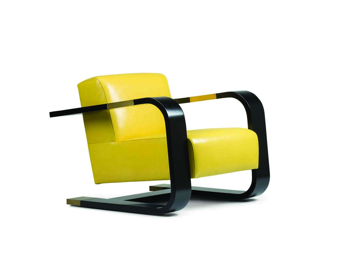 Carson-Cantilevered-Chair_Angle