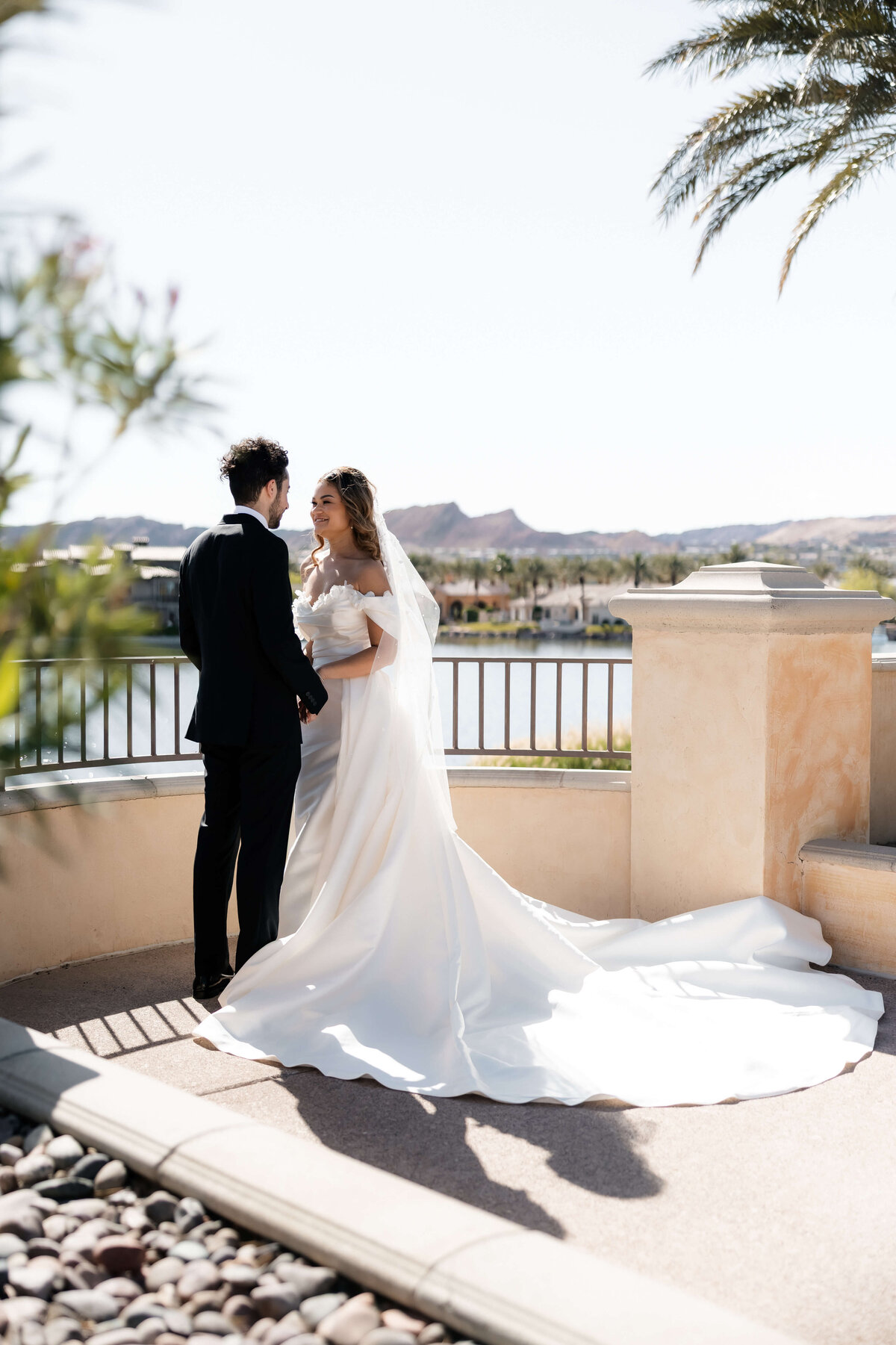 52_riskyexposure_marley-simon_las-vegas-elopement-photography