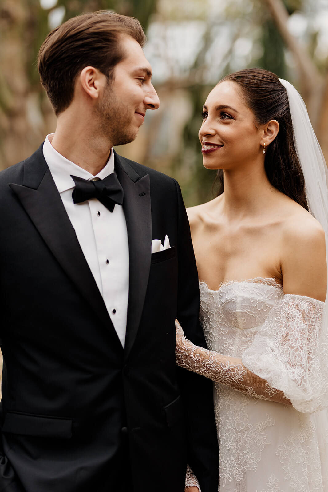 wilman-botanical-gardens-downtown-chicago-wedding-modern-031