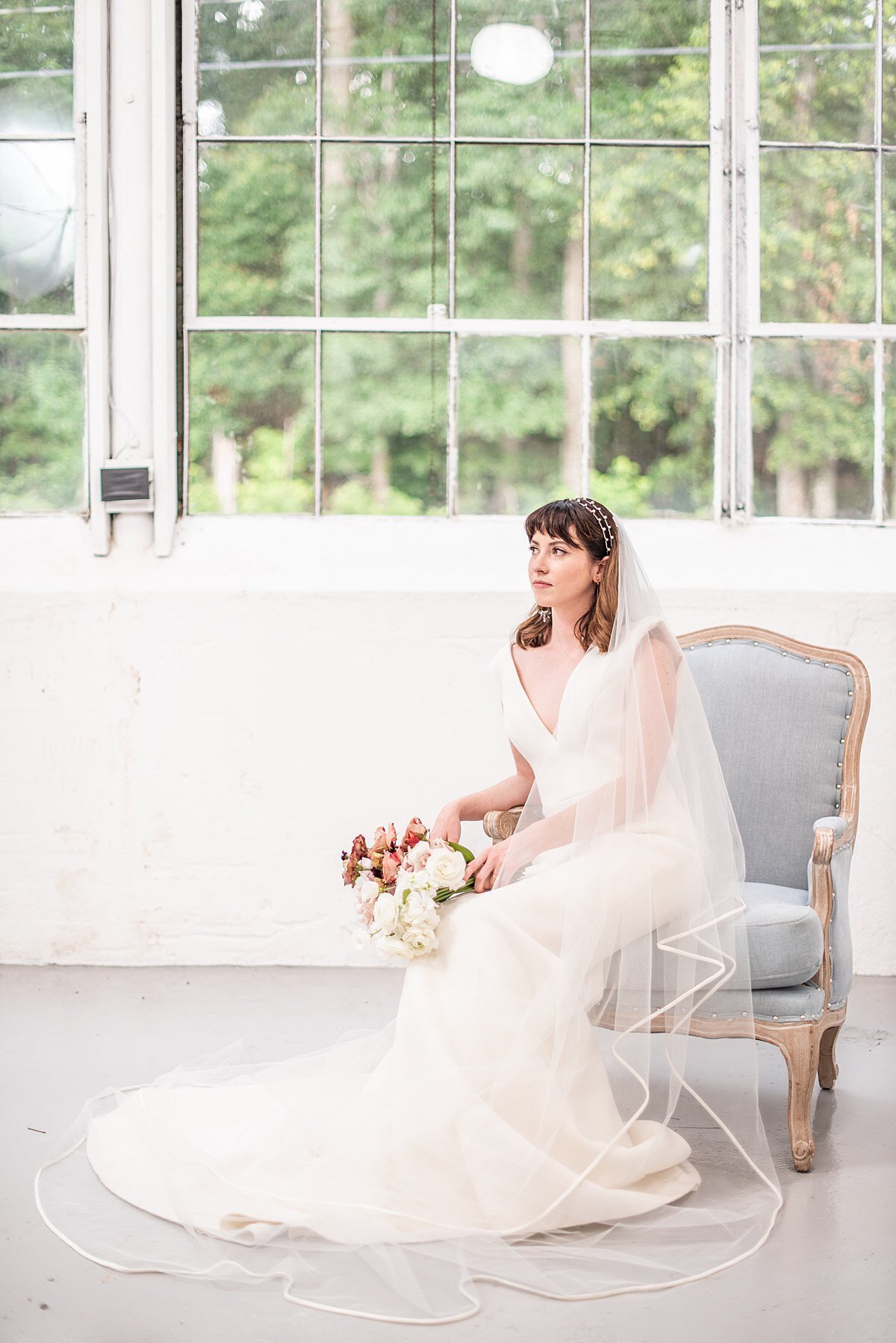 bride-bouquet-white-modern-greenville-sc