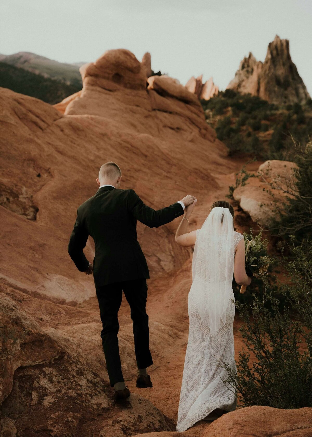 andres-molina-b5hZ0KFoLB0-unsplash